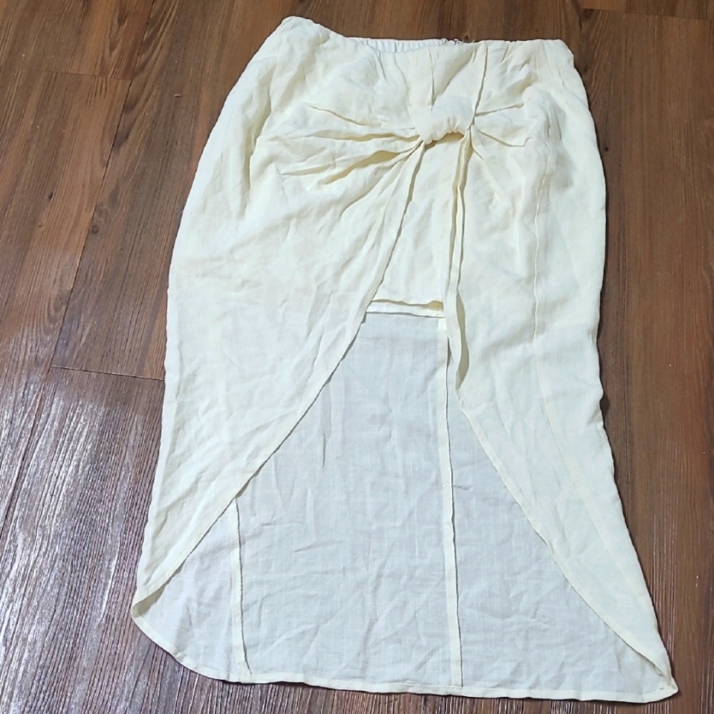 Forever 21‎ Cream Skirt